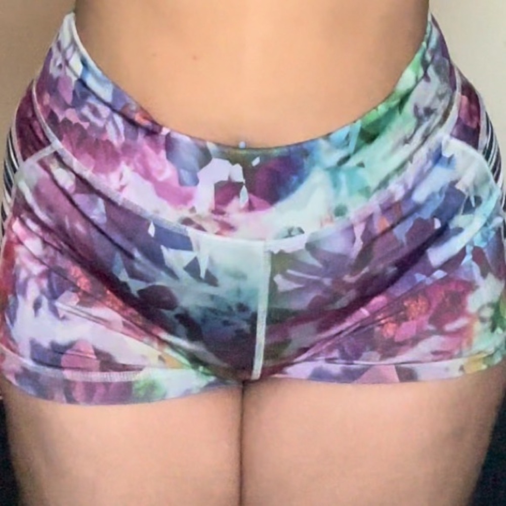 Live love dream multicolor shorts